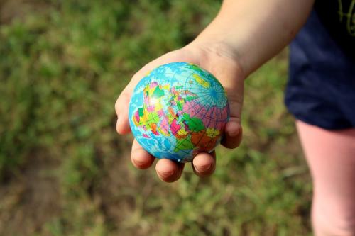 Teremtsünk egészséges környezetet - Mutatunk 5 tippet, hogyan óvjuk meg a gyermekünket a környezeti ártalmaktól – a gyermekünknek.